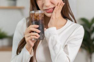 why do my gums hurt after drinking alcohol drink